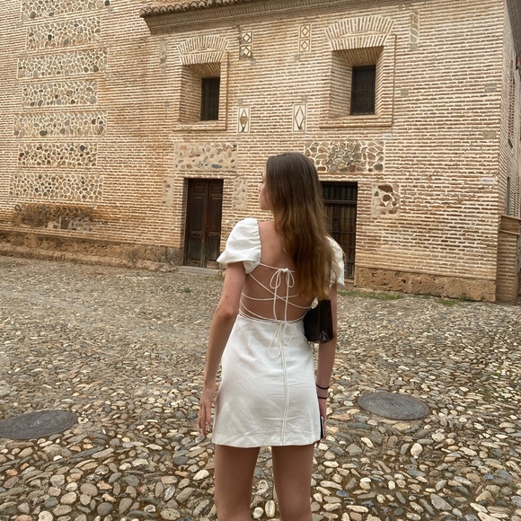 Short Sumer white dress - Picture 3 of 3